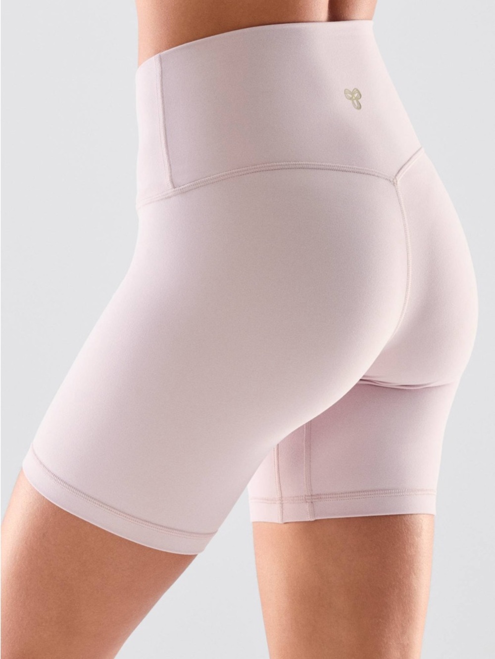 Aritzia TnAction biker short and tank set - Picture 6 of 6